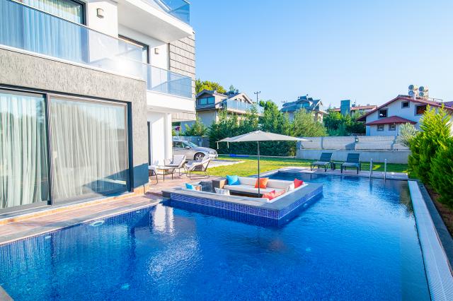 Villa Ay