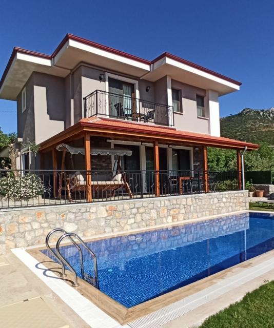 Villa Shiny