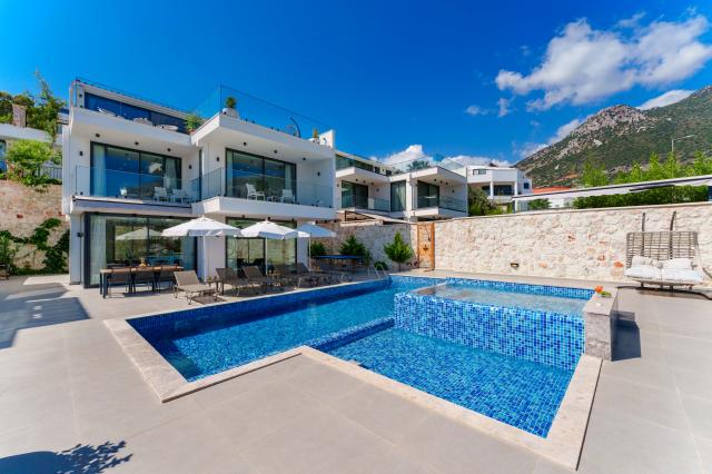 Villa Antares offer