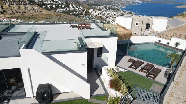 Villa Silence