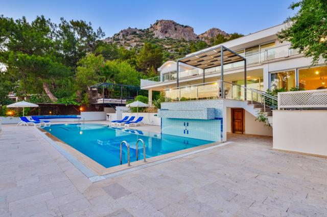 Villa Nirvana