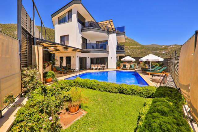 Villa Pinar offer